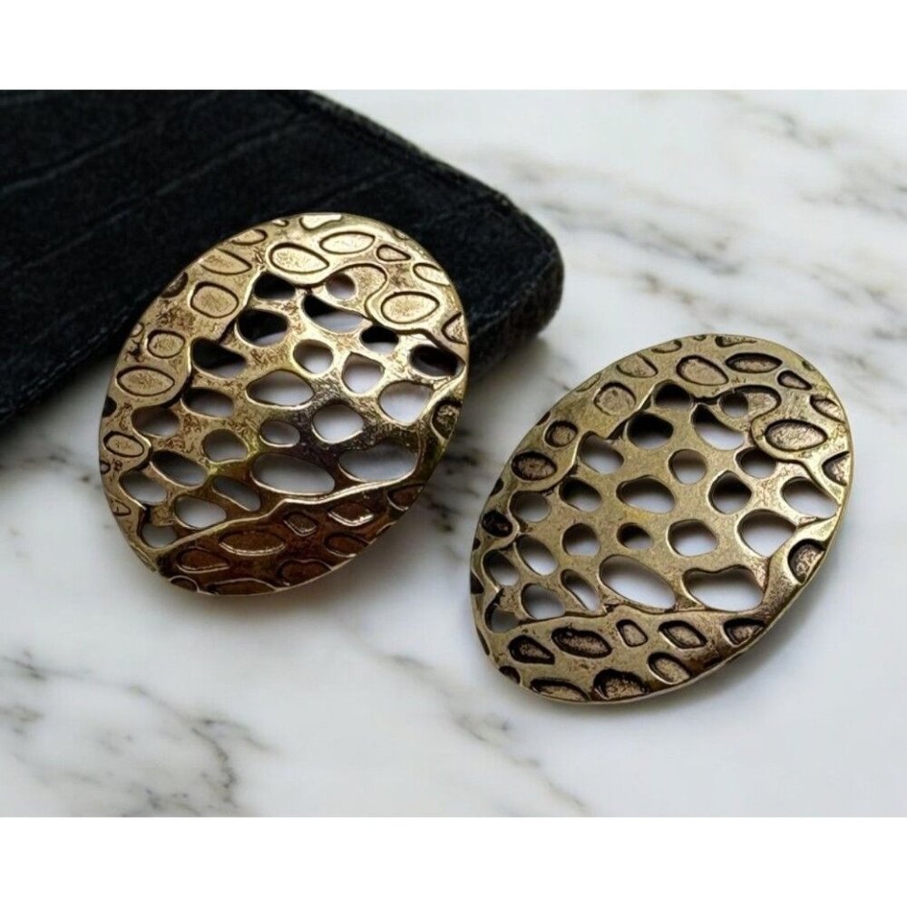 Vintage Filagree Gold Tone Earrings Oval Studs Intricate Retro 90s